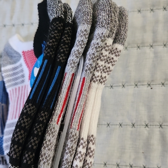 5 Pairs Columbia Athletic Socks Black and Red Performance Comfort - Picture 2 of 5